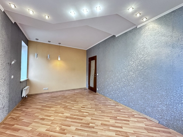 Купить трехкомнатную квартиру на улице Московское шоссе в Санкт-Петербурге. Вариант № 2527297, 18, площадь -  квм, цена 23650000 рублей