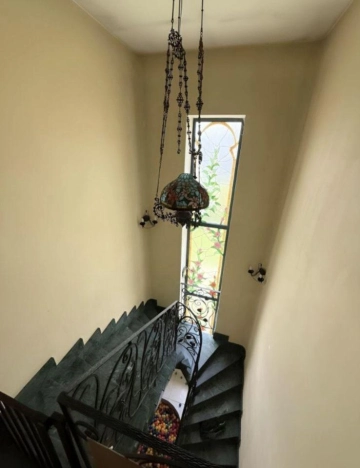 Купить дом в Москве. Вариант № 10036429, 5, площадь -  квм, цена 30000000 рублей