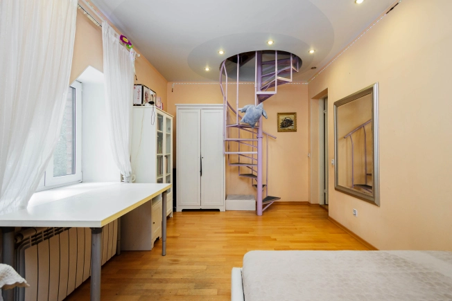 Купить дом на улице Соловьиная в Санкт-Петербурге. Вариант № 31008, 25, площадь - квм, цена 36000000 рублей