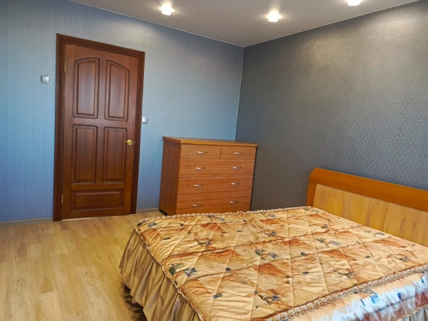 Купить трехкомнатную квартиру в Новосибирске. Вариант № 7627246, 8, площадь -  квм, цена 5600000 рублей