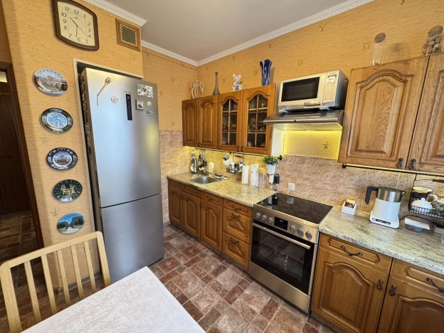 Купить квартиру в Москве. Вариант № 8563465, 3, площадь -  квм, цена 16800000 рублей