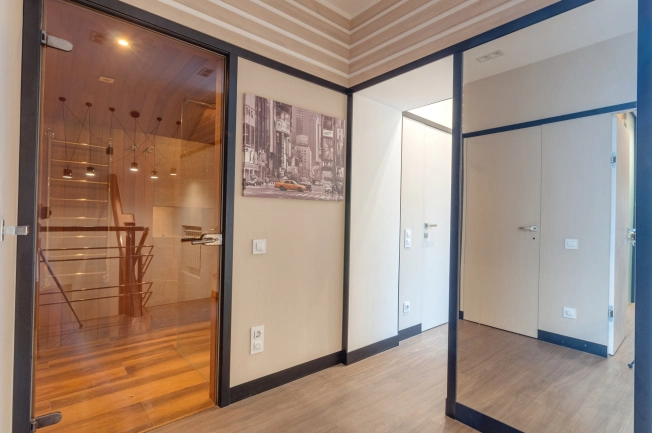 Купить квартиру в Вологодской области. Вариант № 7903724, 31, площадь -  квм, цена 28500000 рублей