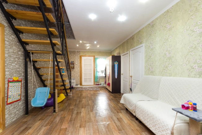 Купить дом на улице Совхозная в Тюменской области. Вариант № 9097461, 18, площадь -  квм, цена 8000000 рублей