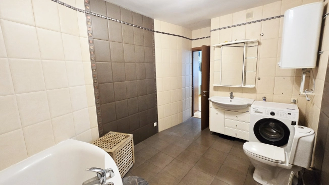 Купить трехкомнатную квартиру на вторичке на улице Пригородное шоссе в Московской области. Вариант № 9780846, 4, площадь -  квм, цена 18980000 рублей