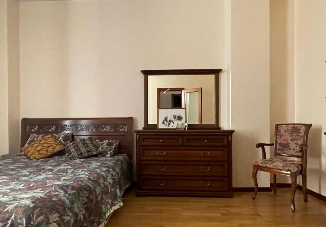 Купить однокомнатную квартиру на вторичке у метро Василеостровская в Санкт-Петербурге. Вариант № 436594, 0, площадь -  квм, цена 24750000 рублей