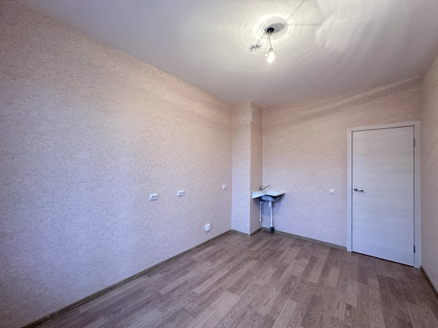 Купить трехкомнатную квартиру в Ленинградской области. Вариант № 5921755, 20, площадь -  квм, цена 8500000 рублей