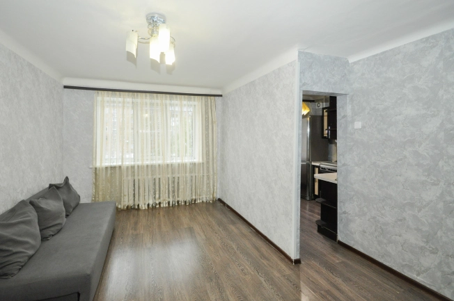 Купить квартиру в районе Ленинский в Новосибирске. Вариант № 6755674, 3, площадь -  квм, цена 4150000 рублей