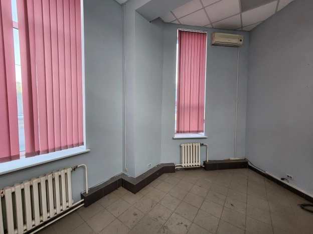 Купить торговые помещения в Сыктывкаре. Вариант № 3224993, 6, площадь -  квм, цена 13000000 рублей