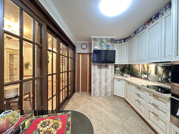 Купить многокомнатную квартиру у метро Волгоградский проспект в Москве. Вариант № 10242910, 2, площадь -  квм, цена 26000000 рублей