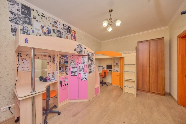 Купить трехкомнатную квартиру на вторичке в Рязани. Вариант № 3218429, 8, площадь -  квм, цена 3550000 рублей