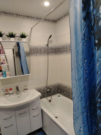 Купить квартиру в Омске. Вариант № 9251693, 4, площадь -  квм, цена 5800000 рублей