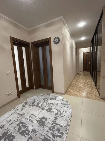 Купить трехкомнатную квартиру в районе Кировский в Ростове-на-Дону. Вариант № 50172, 17, площадь -  квм, цена 10999989 рублей