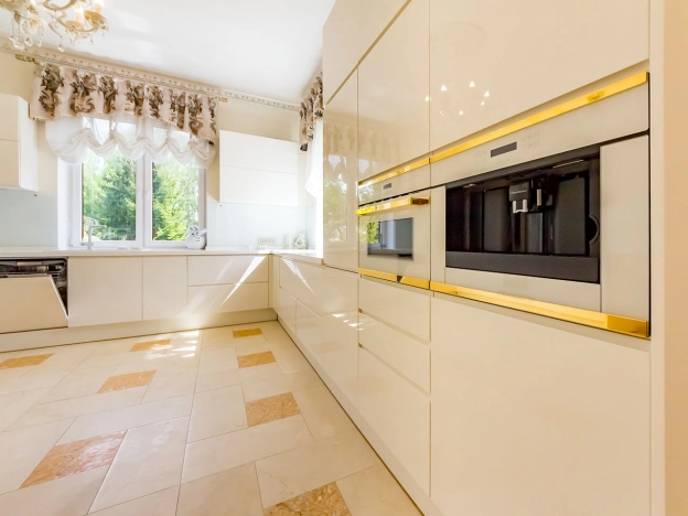 Купить дом на улице переулок Ладушкина в Калининграде. Вариант № 8070, 0, площадь -  квм, цена 33000000 рублей