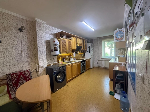 Купить четырехкомнатную квартиру в Приморском крае. Вариант № 60308, 21, площадь -  квм, цена 8000000 рублей