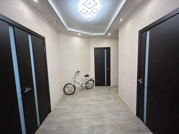 Купить трехкомнатную квартиру в Кузнецке. Вариант № 29641, 12, площадь -  квм, цена 8420000 рублей