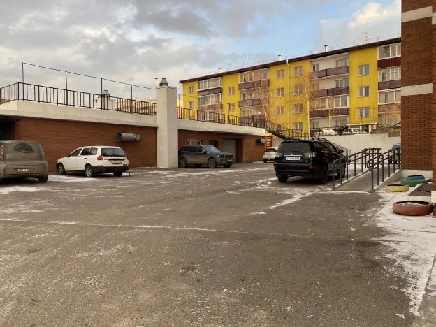 Купить трехкомнатную квартиру в районе Октябрьский в Улан-Удэ. Вариант № 8123, 32, площадь -  квм, цена 10200000 рублей