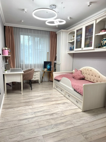 Купить трехкомнатную квартиру в Ростовской области. Вариант № 3265596, 11, площадь -  квм, цена 12500000 рублей