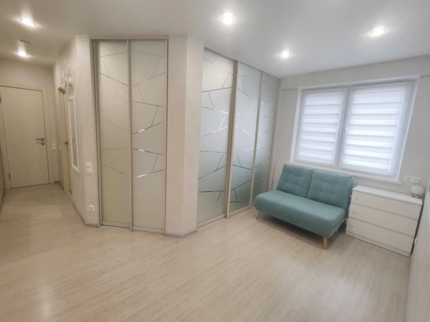 Купить двухкомнатную квартиру у метро Сходня в Химках. Вариант № 8431762, 18, площадь -  квм, цена 11400000 рублей