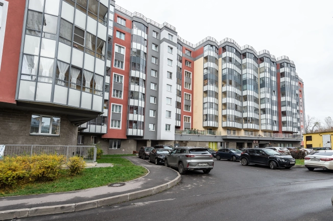 Купить трехкомнатную квартиру в Санкт-Петербурге. Вариант № 8619012, 32, площадь -  квм, цена 31700000 рублей