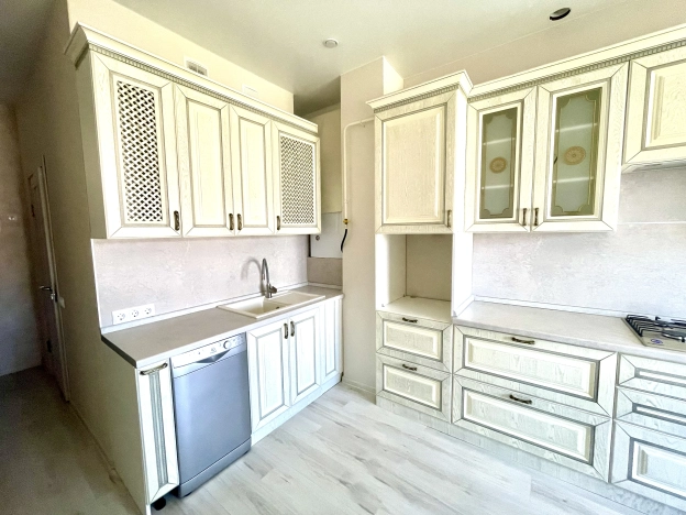 Купить однокомнатную квартиру в районе Приморский в Новороссийске. Вариант № 60424, 10, площадь -  квм, цена 7400000 рублей