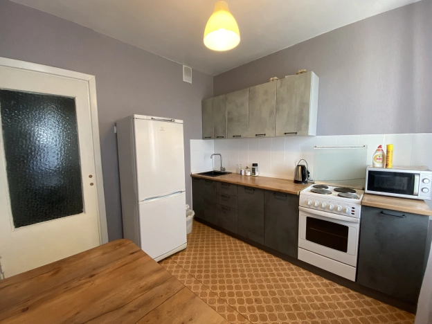 Купить трехкомнатную квартиру в Старом Осколе. Вариант № 31316, 10, площадь -  квм, цена 5000000 рублей