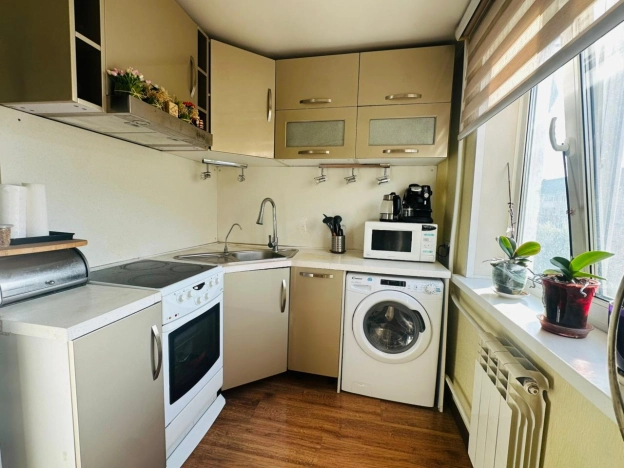 Купить трехкомнатную квартиру в Приморском крае. Вариант № 7592047, 1, площадь -  квм, цена 7000000 рублей