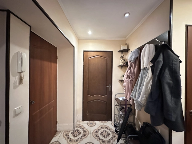 Купить трехкомнатную квартиру в районе Выборгский в Санкт-Петербурге. Вариант № 3918625, 17, площадь -  квм, цена 13700000 рублей