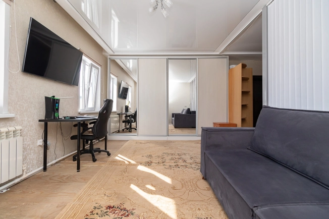 Купить дом в Омске. Вариант № 5779, 24, площадь -  квм, цена 9360000 рублей