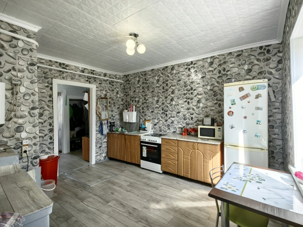 Купить дом на улице Почтовая в Приморском крае. Вариант № 30934, 10, площадь - квм, цена 3500000 рублей