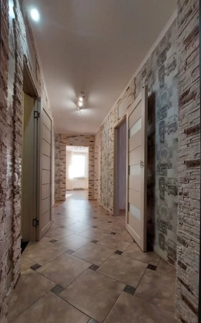 Купить двухкомнатную квартиру в Новосибирске. Вариант № 9815064, 4, площадь -  квм, цена 7800000 рублей