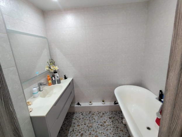 Купить трехкомнатную квартиру на улице Олега Кошевого в Калининграде. Вариант № 3897361, 13, площадь -  квм, цена 10500000 рублей