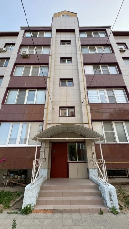 Купить двухкомнатную квартиру на вторичке в Микрорайоне 4-й, Элиста в Элисте. Вариант № 49556, 8, площадь -  квм, цена 7000000 рублей