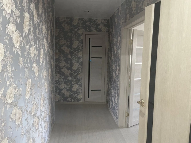 Купить двухкомнатную квартиру на вторичке в Микрорайоне 4-й, Тобольск в Тобольске. Вариант № 10180, 5, площадь -  квм, цена 5400000 рублей