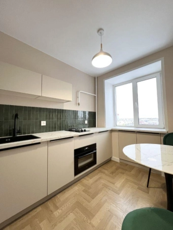 Купить квартиру на вторичке в Вологде. Вариант № 10773855, 0, площадь - квм, цена 5990000 рублей