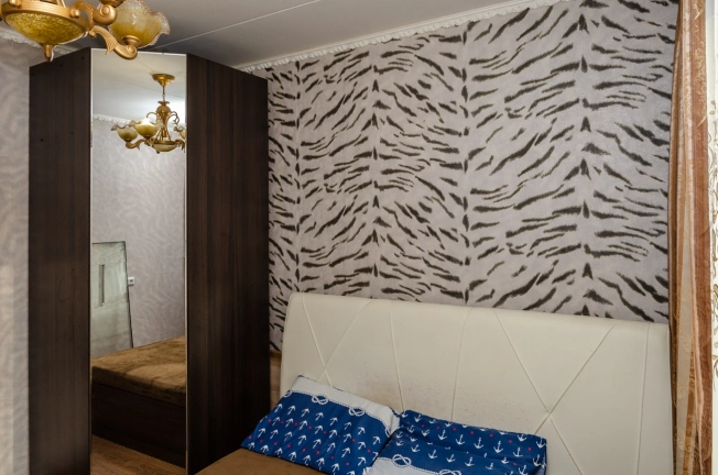 Купить квартиру в районе Калининский в Новосибирске. Вариант № 23002, 7, площадь -  квм, цена 4200000 рублей