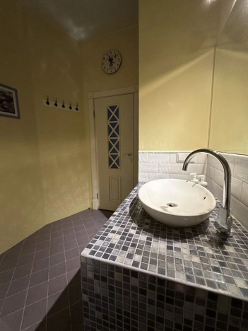 Купить однокомнатную квартиру на улице Кедрова в Москве. Вариант № 10098393, 23, площадь -  квм, цена 9800000 рублей