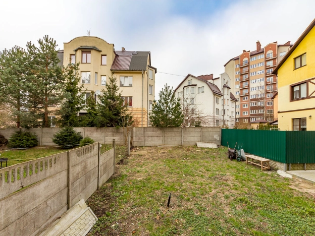 Купить четырехкомнатную квартиру в Калининграде. Вариант № 6856, 29, площадь -  квм, цена 36500000 рублей