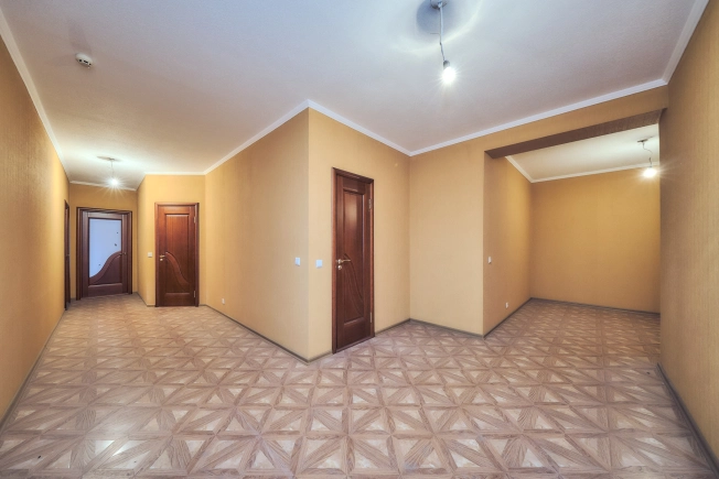 Купить трехкомнатную квартиру в районе Советский в Рязани. Вариант № 5313376, 6, площадь -  квм, цена 27000000 рублей