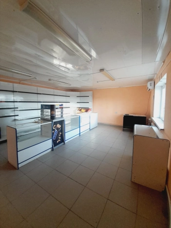 Купить коммерческую недвижимость в Элисте. Вариант № 1062087, 8, площадь -  квм, цена 2300000 рублей