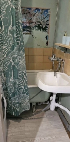 Купить квартиру в Новосибирске. Вариант № 10984600, 4, площадь - квм, цена 4400000 рублей