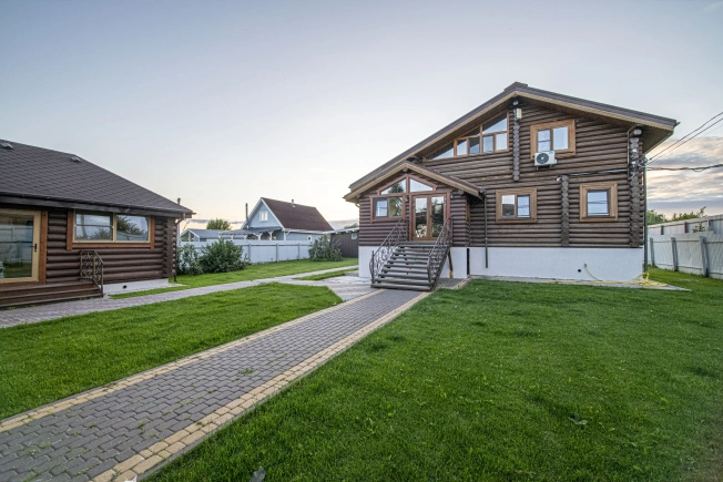 Купить дом на улице Ветеранов в Нижегородской области. Вариант № 2635348, 5, площадь -  квм, цена 18000000 рублей