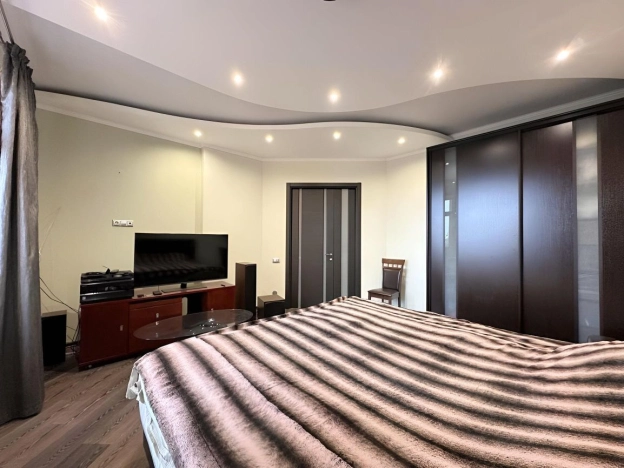 Купить квартиру на улице Рублёвское Предместье в Московской области. Вариант № 2018204, 3, площадь - квм, цена 18900000 рублей