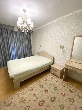 Купить трехкомнатную квартиру в Ростовской области. Вариант № 9614192, 5, площадь -  квм, цена 7800000 рублей