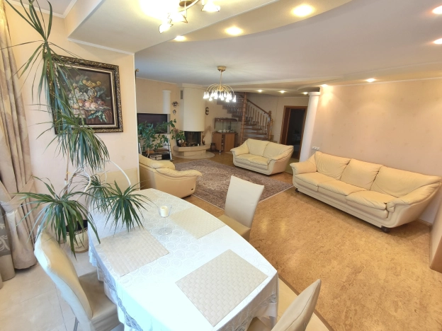 Купить четырехкомнатную квартиру в Йошкар-Оле. Вариант № 6620961, 1, площадь -  квм, цена 20000000 рублей