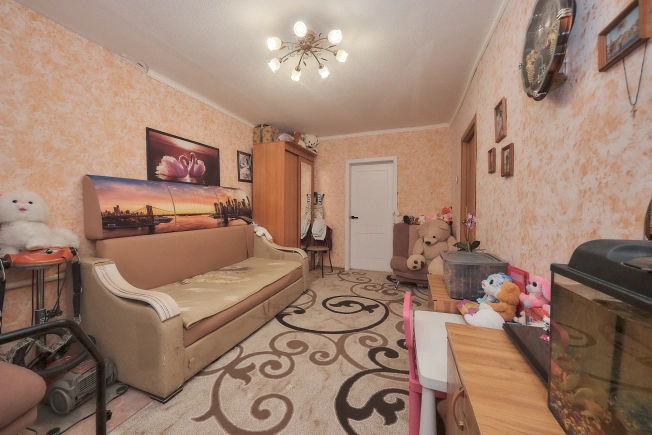 Купить трехкомнатную квартиру на вторичке на улице проезд Гоголя в Рязани. Вариант № 10091961, 9, площадь -  квм, цена 2950000 рублей