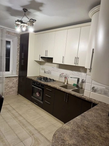 Купить трехкомнатную квартиру в Ростовской области. Вариант № 9710677, 4, площадь -  квм, цена 7900000 рублей