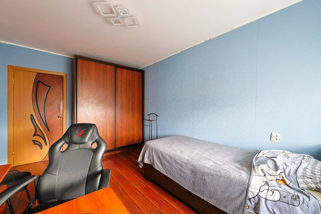 Купить трехкомнатную квартиру в Калининграде. Вариант № 8004439, 9, площадь -  квм, цена 7700000 рублей