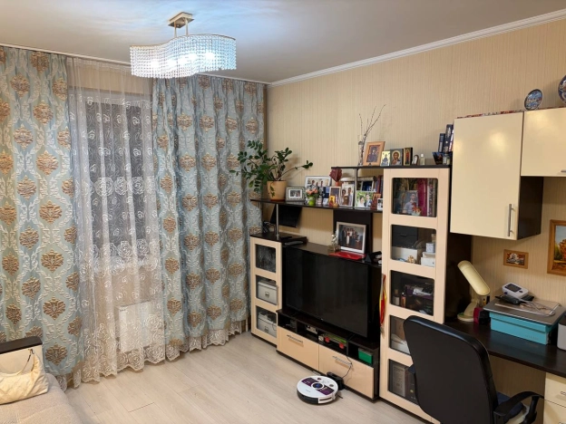 Купить квартиру в Москве. Вариант № 9903966, 8, площадь -  квм, цена 10900000 рублей