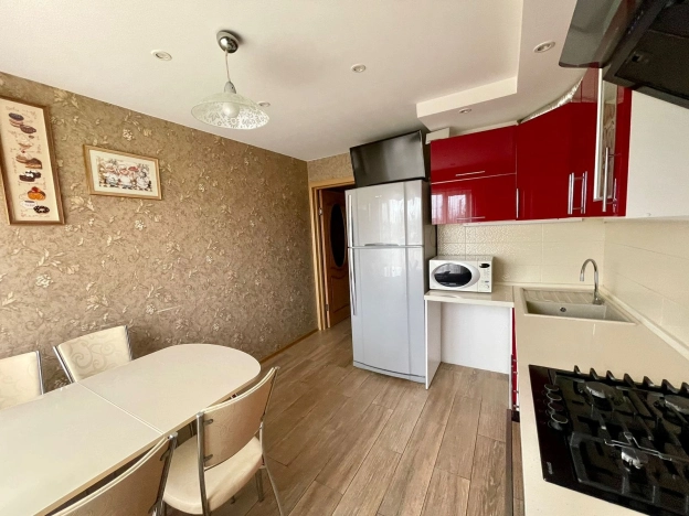 Купить трехкомнатную квартиру в Калуге. Вариант № 1787, 0, площадь -  квм, цена 5900000 рублей