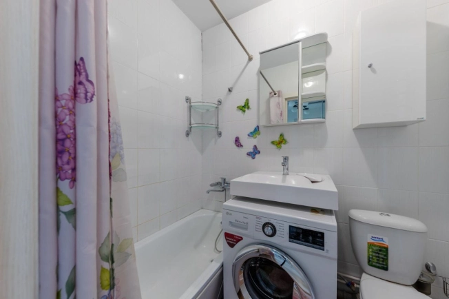 Купить Студию на вторичке на улице Парашютная в Санкт-Петербурге. Вариант № 8462366, 11, площадь -  квм, цена 6900000 рублей